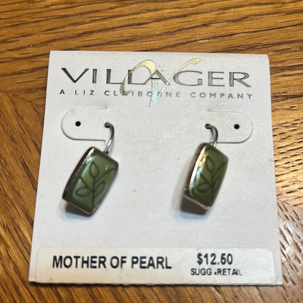 Villager Earring Bundle - Picture 2 of 3